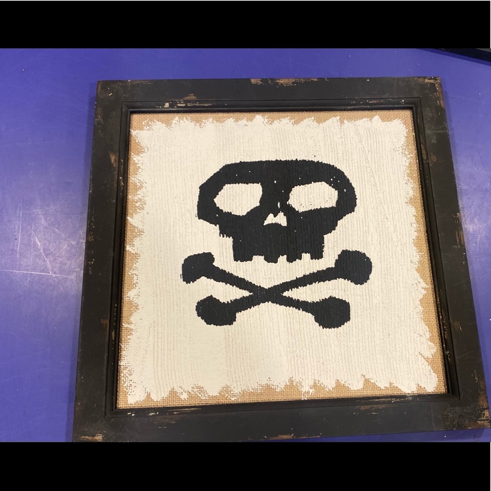Shabby chic skeleton wall decor for holidays or pirate themed room NWT
